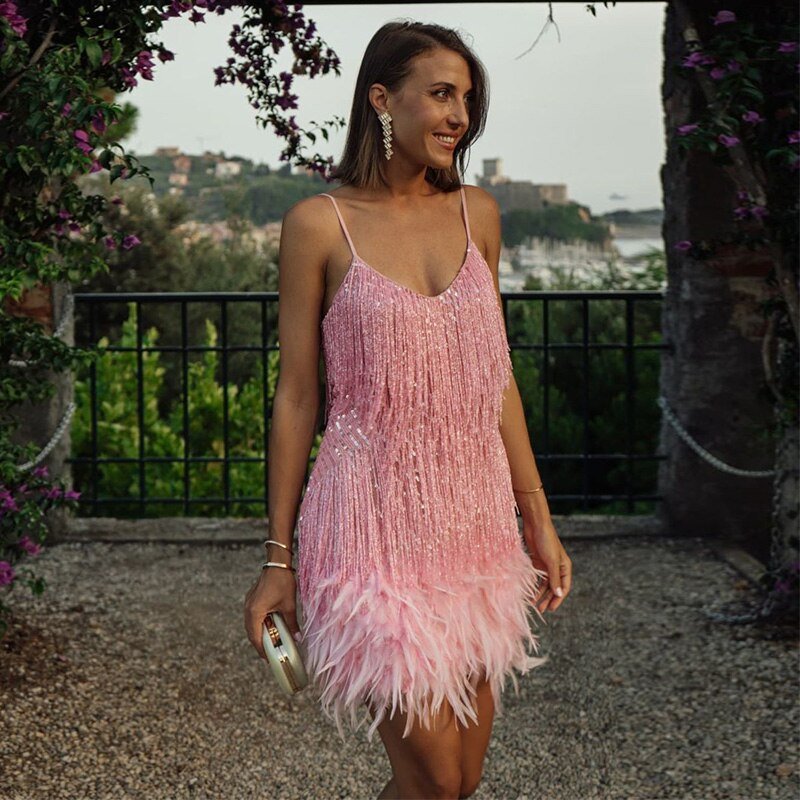 Charlize™ | Robe de cocktail chic avec plumes